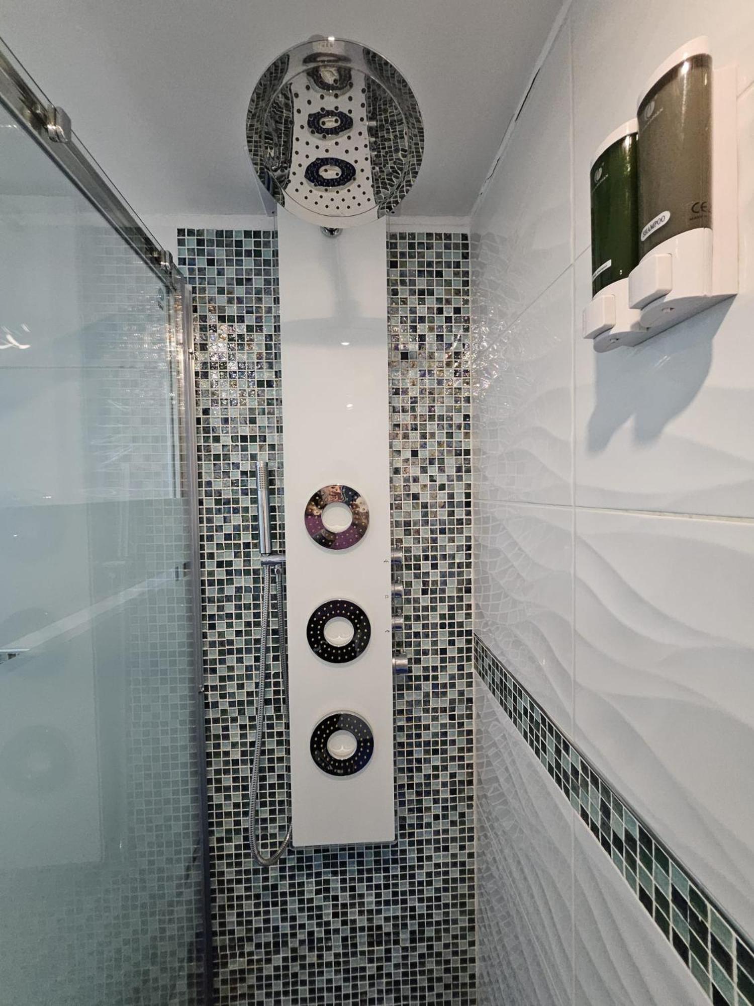 Apartamento Nuria Figueres  Dış mekan fotoğraf