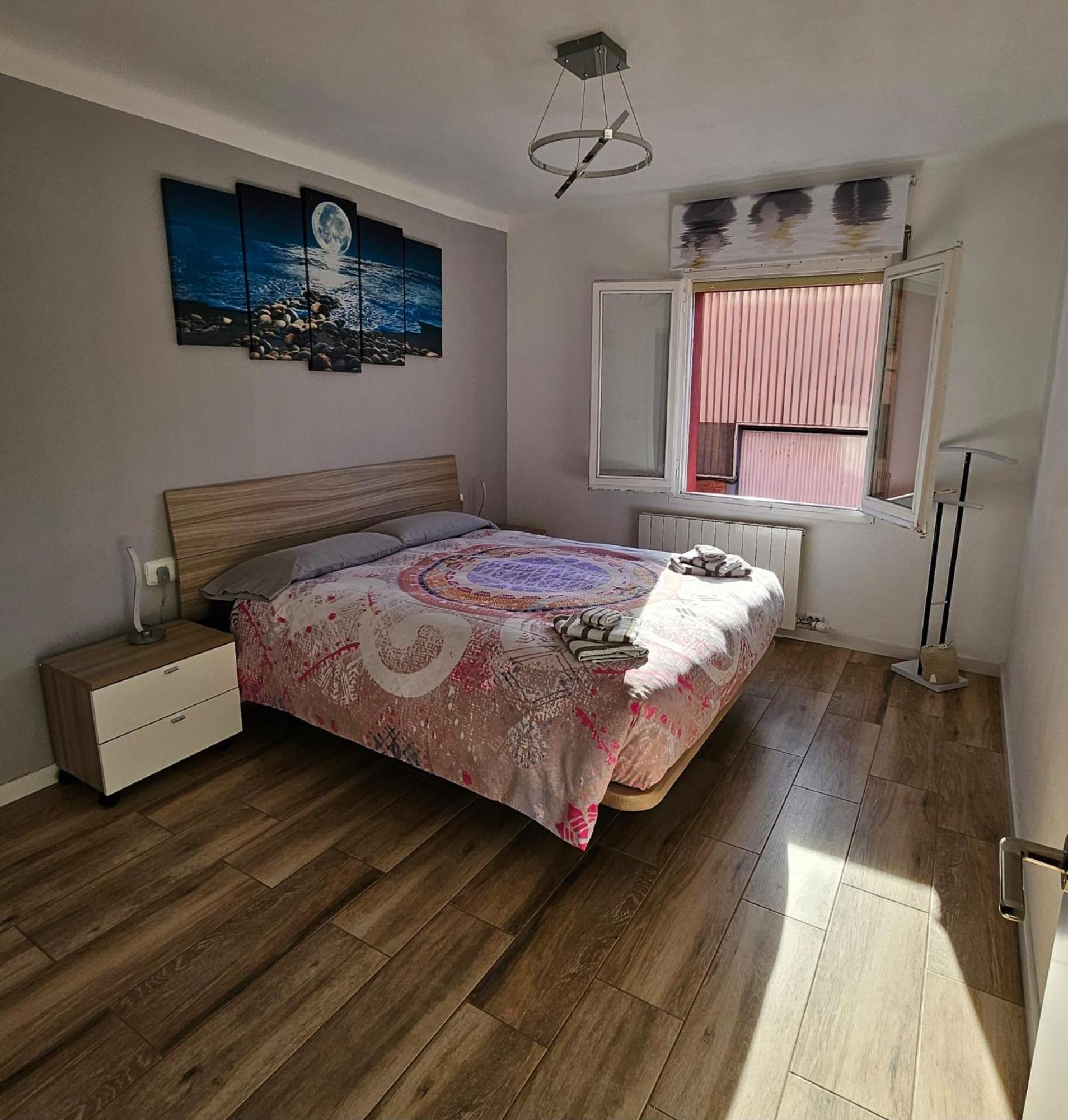 Apartamento Nuria Figueres  Dış mekan fotoğraf